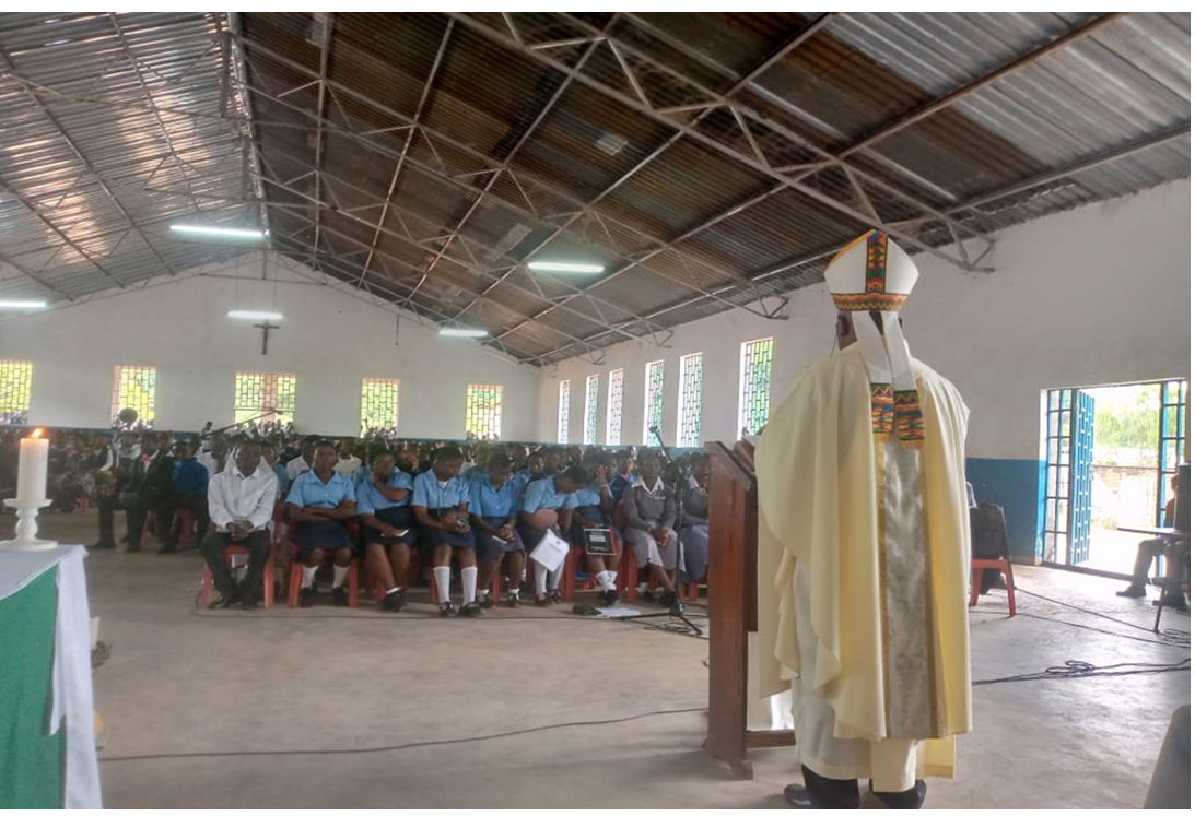 Kaseye YCS visits Chaminade